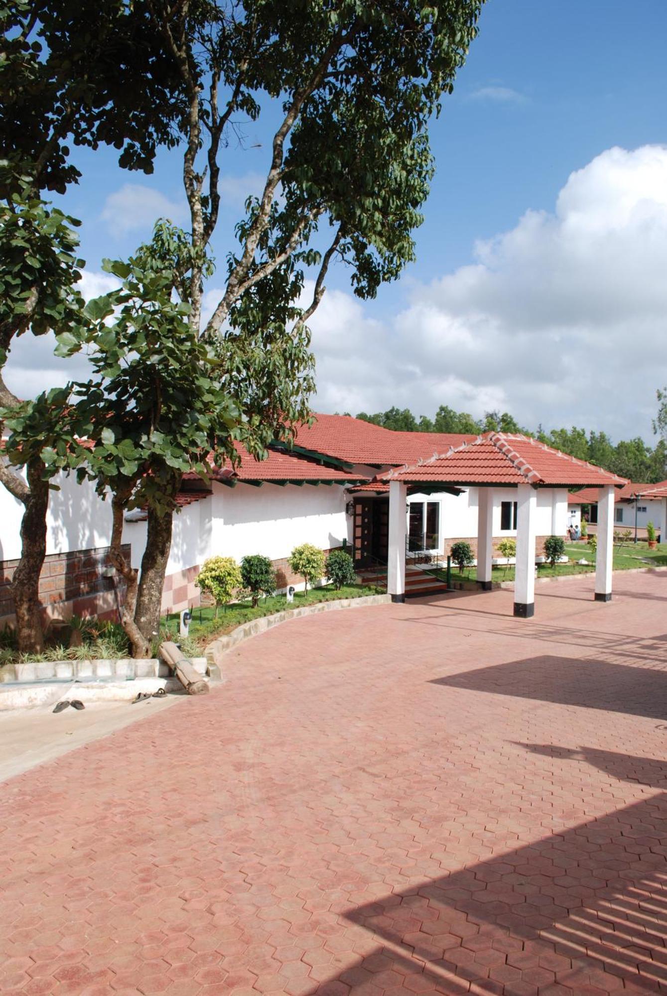 Eka Resort Hassan Esterno foto