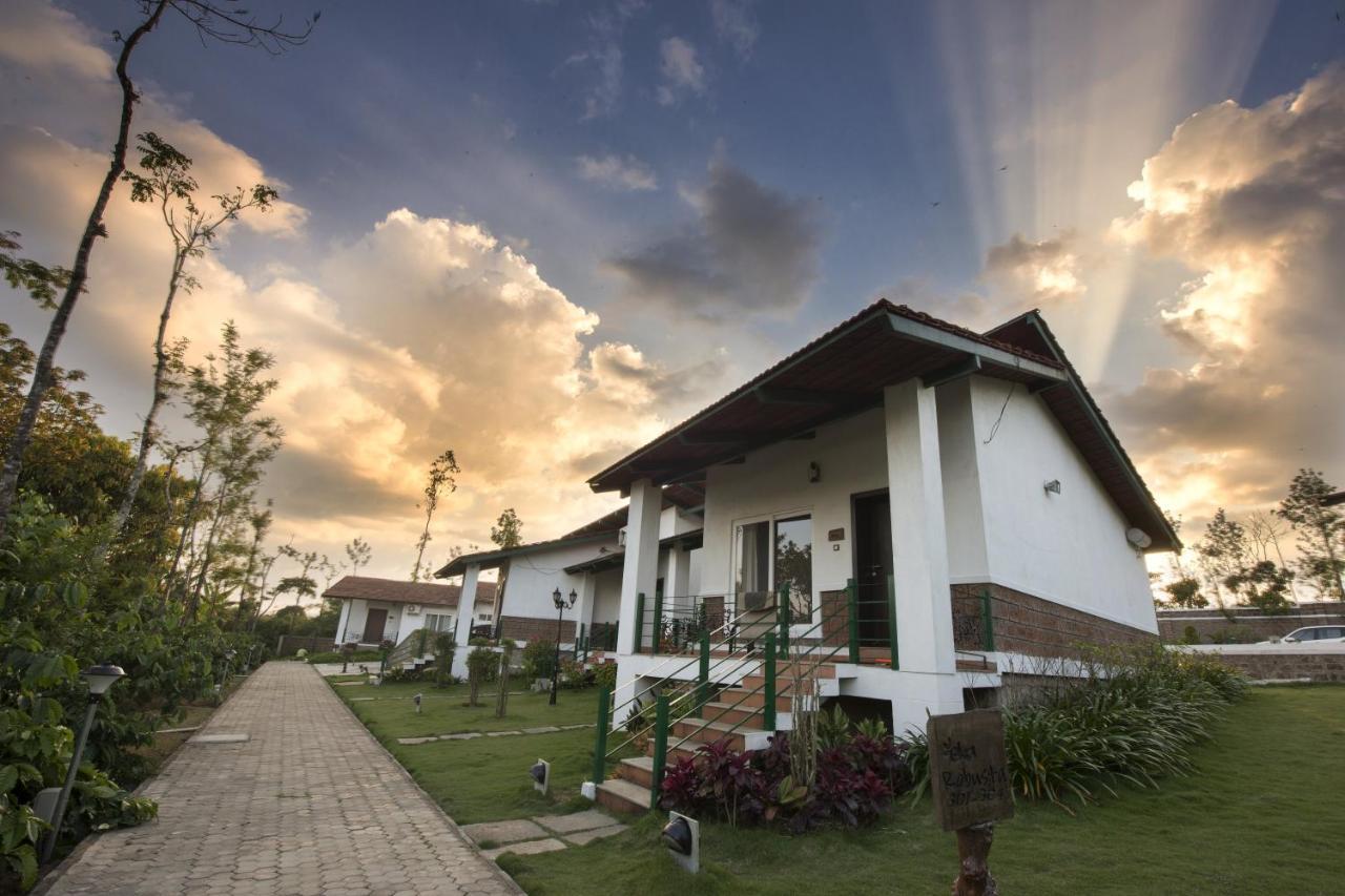 Eka Resort Hassan Esterno foto